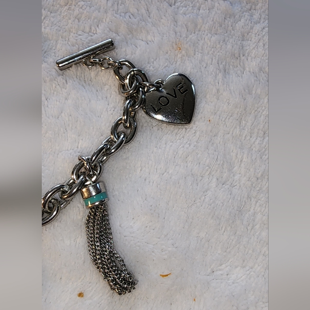 GUESS Silver-Tone Turquoise Heart & Charm Toggle Bracelet - Picture 5 of 11